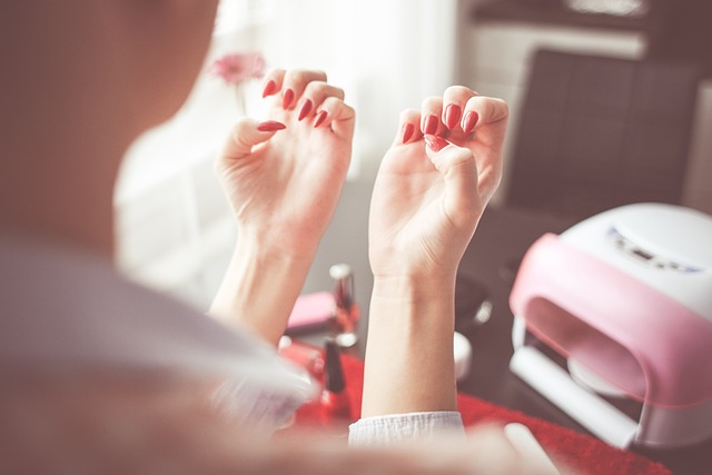 Nail Care In Winter: 7 Steps To Keep Your Nails Looking Great All Season Long