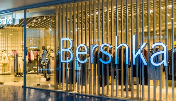 Get the Best of Both Worlds: Free Delivery to Store and Home with Bershka Poland