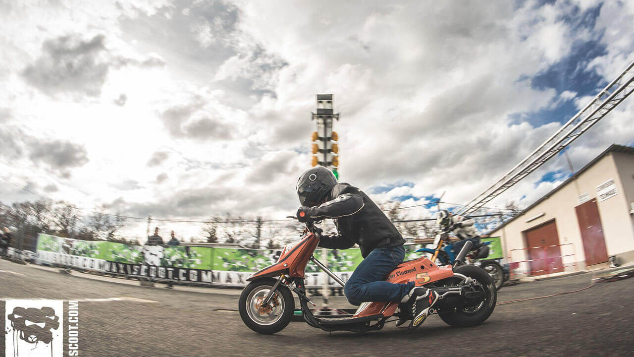 Explore the Best Motorcycle Safety Gear from MAXISCOOT in France