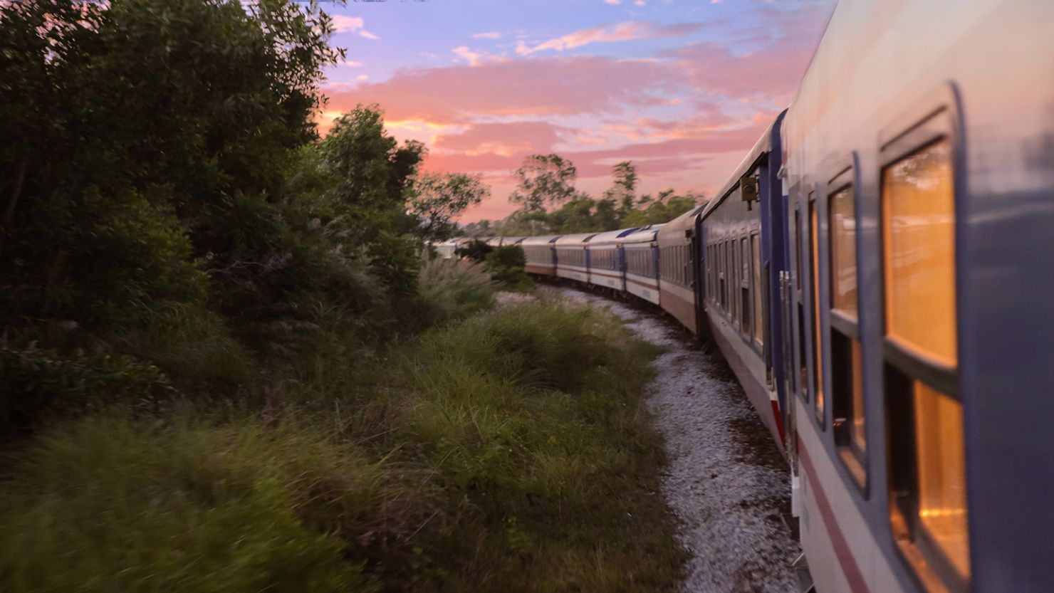 How to Plan a Luxury Train Trip: Routes, Classes, and Must-See Stops