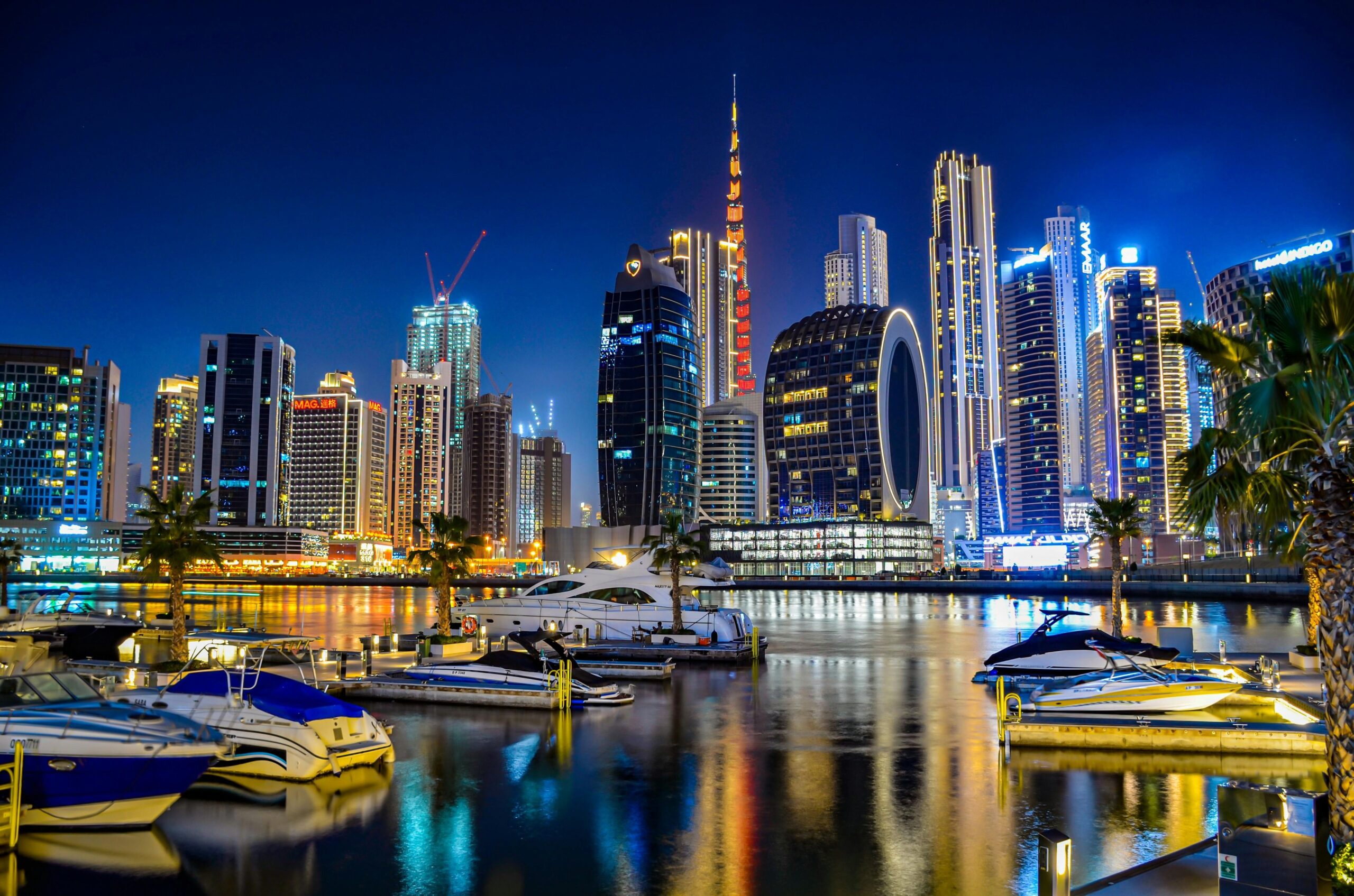 Ultimate Dubai Itinerary: Luxury, Desert Safaris & Cultural Highlights