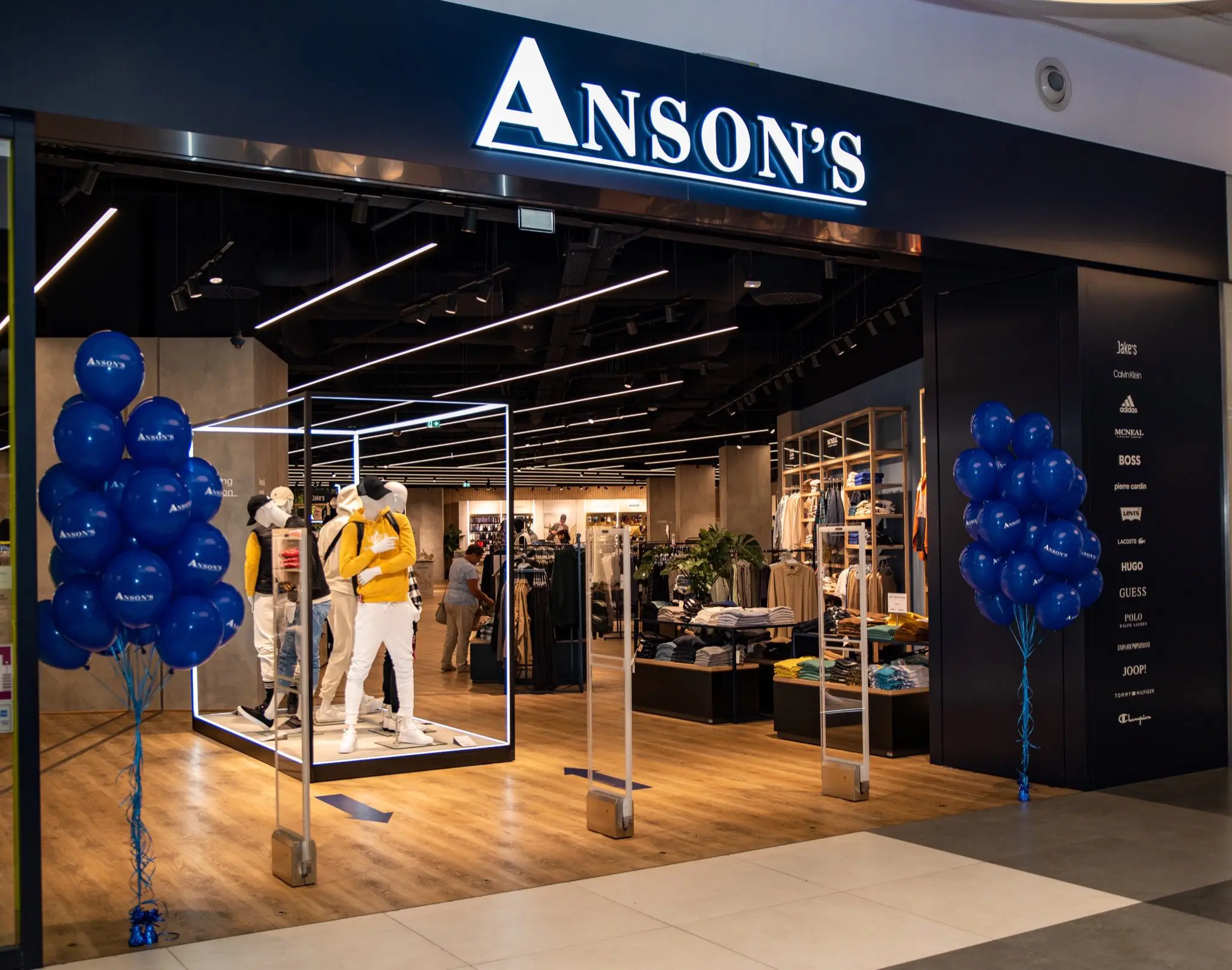 ANSONS: Moderne Herrenmode mit Stil und Vielfalt